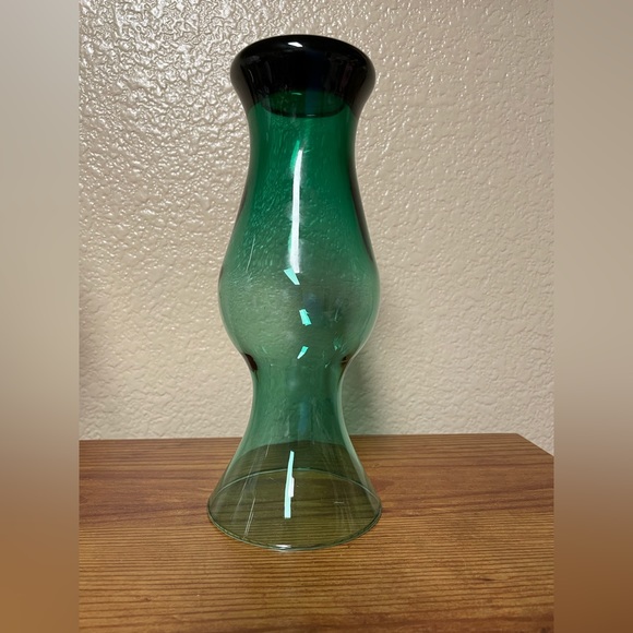 Gorgeous Green Emerald Glass Vase 9” - Picture 4 of 6